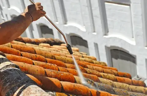 Nettoyage de toitures - Courrensan